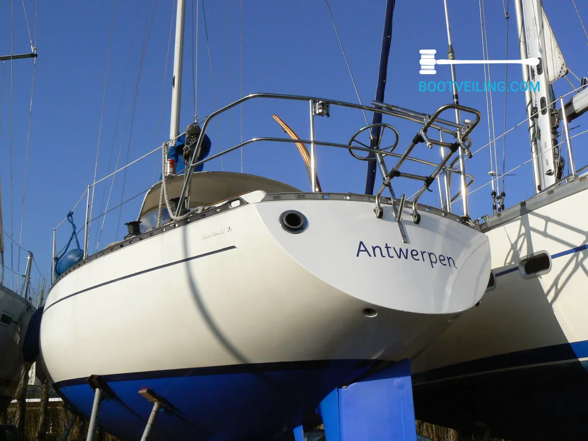 Polyester Sailboat Standfast 30