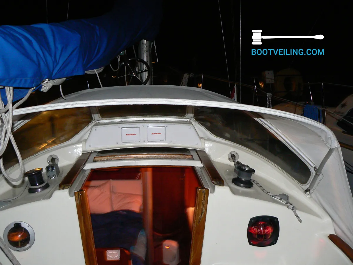 Polyester Sailboat Standfast 30