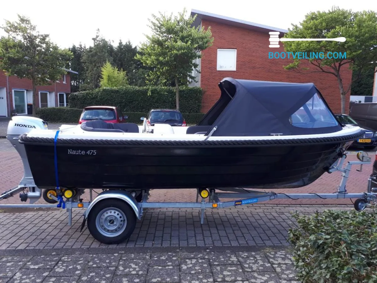 Polyester Sloop Naute 475