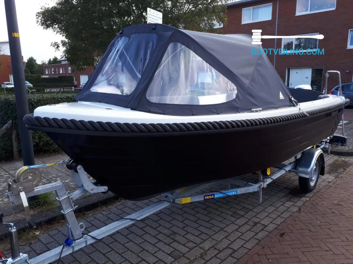 Polyester Sloop Naute 475