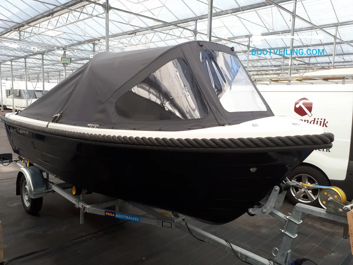 Polyester Sloop Naute 475