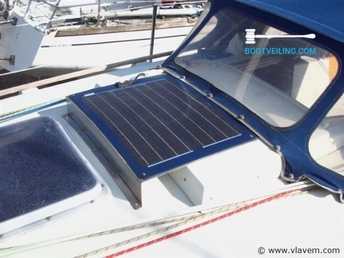 Polyester Sailboat Dufour 29