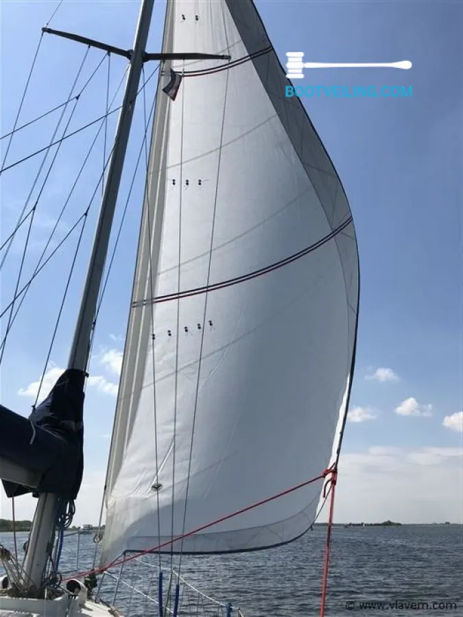 Polyester Sailboat Dufour 29