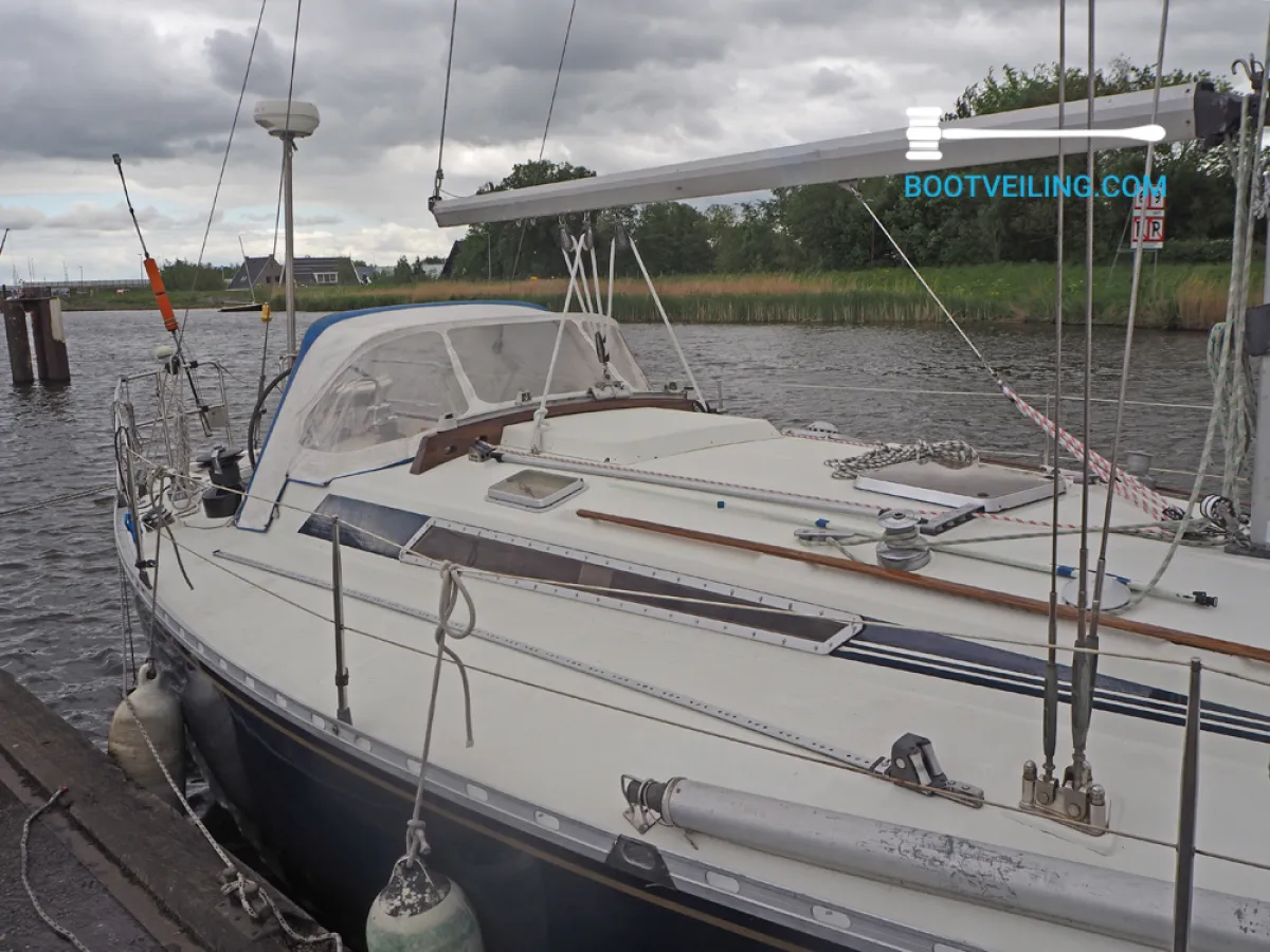 Polyester Sailboat Beneteau First 42