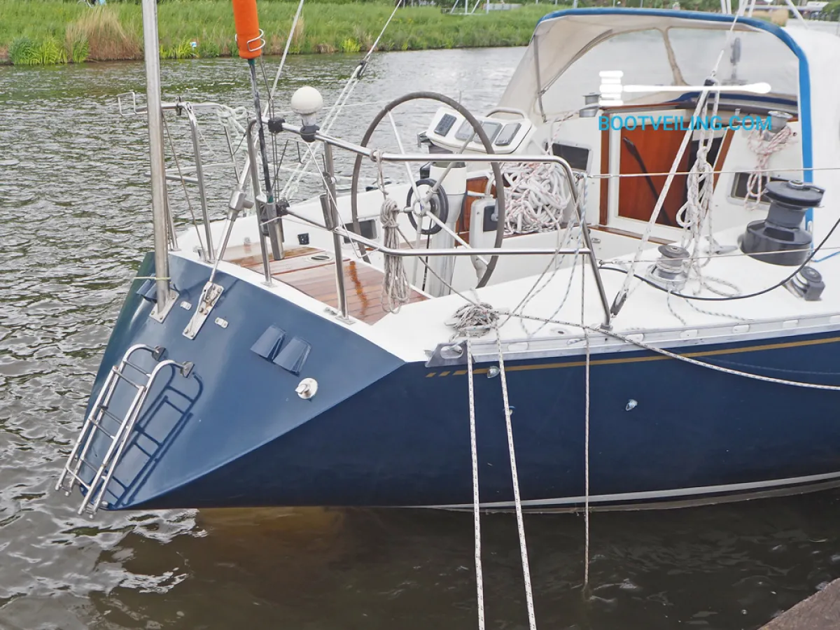 Polyester Sailboat Beneteau First 42