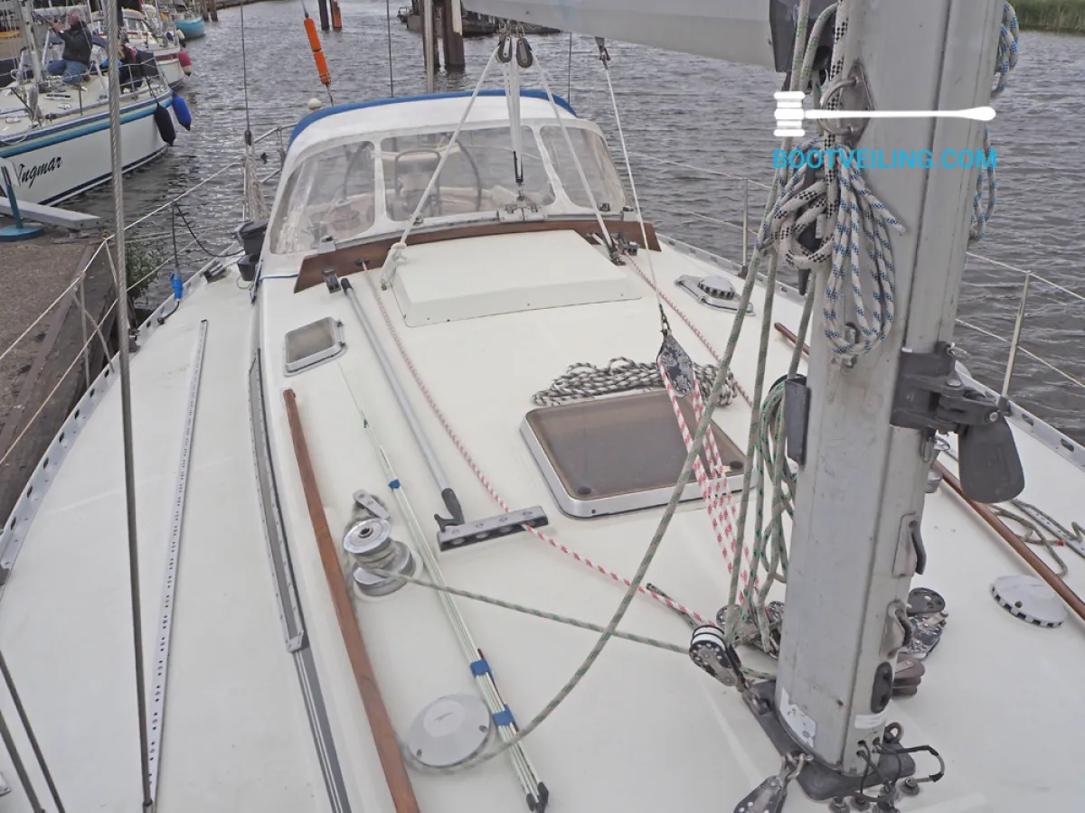 Polyester Sailboat Beneteau First 42