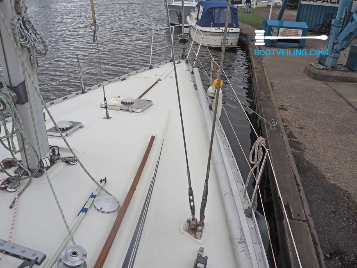 Polyester Sailboat Beneteau First 42