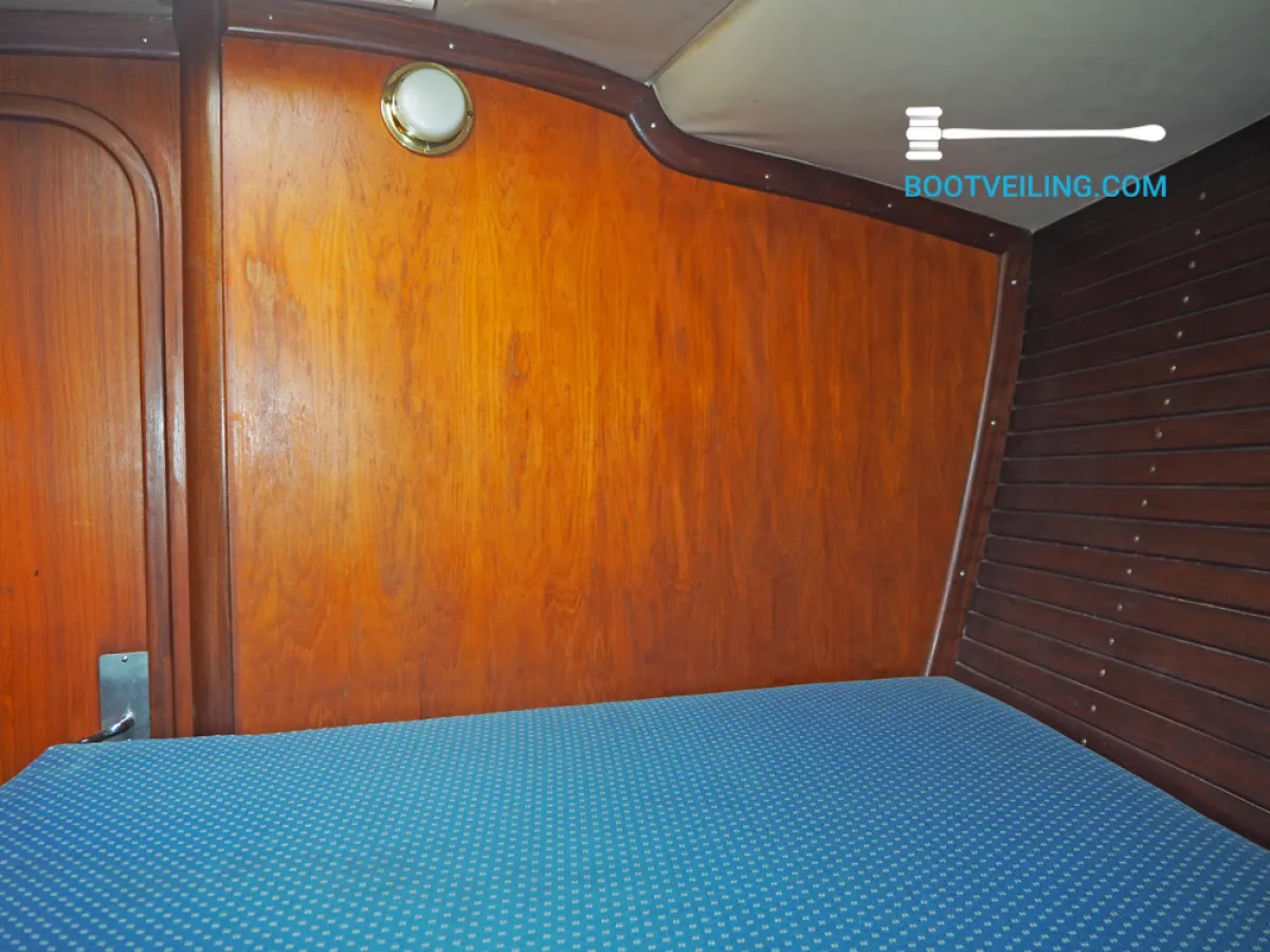 Polyester Sailboat Beneteau First 42