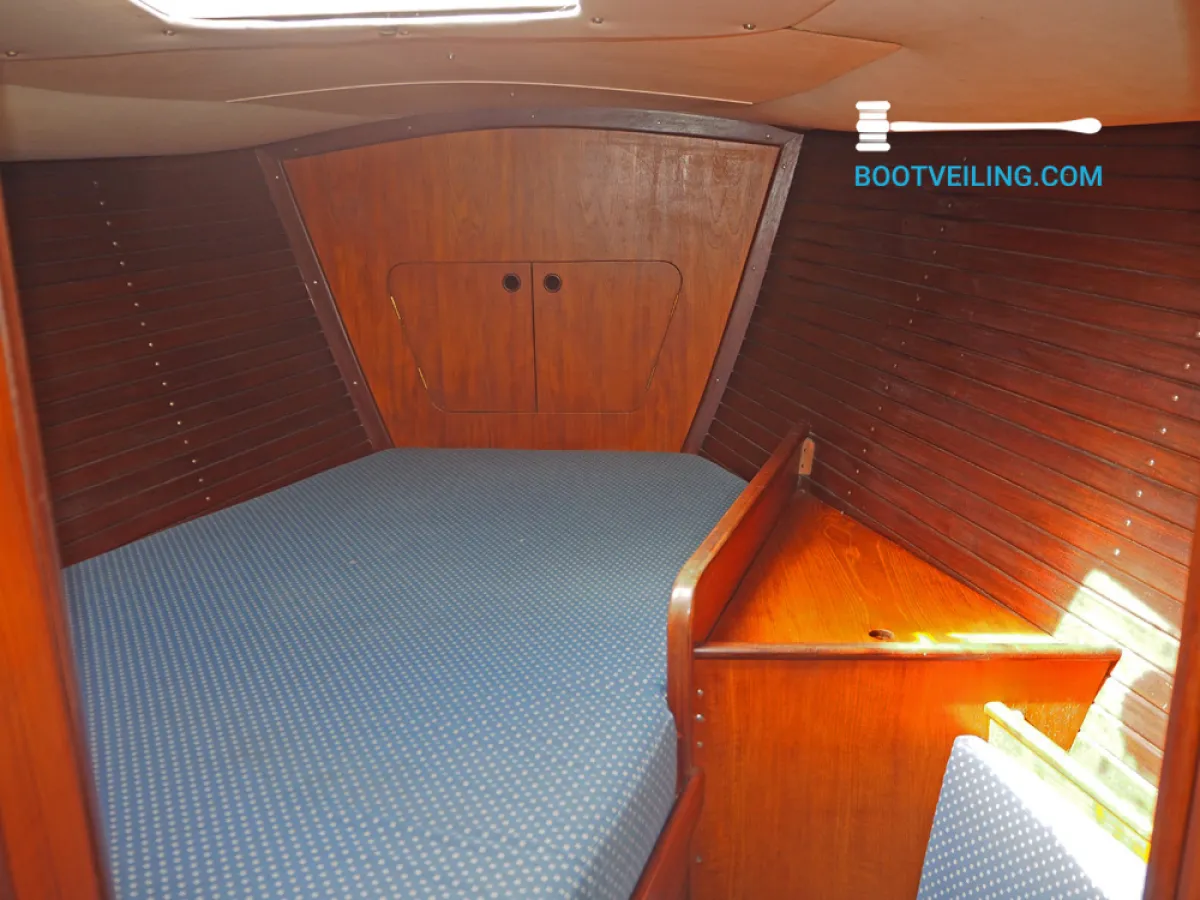 Polyester Sailboat Beneteau First 42