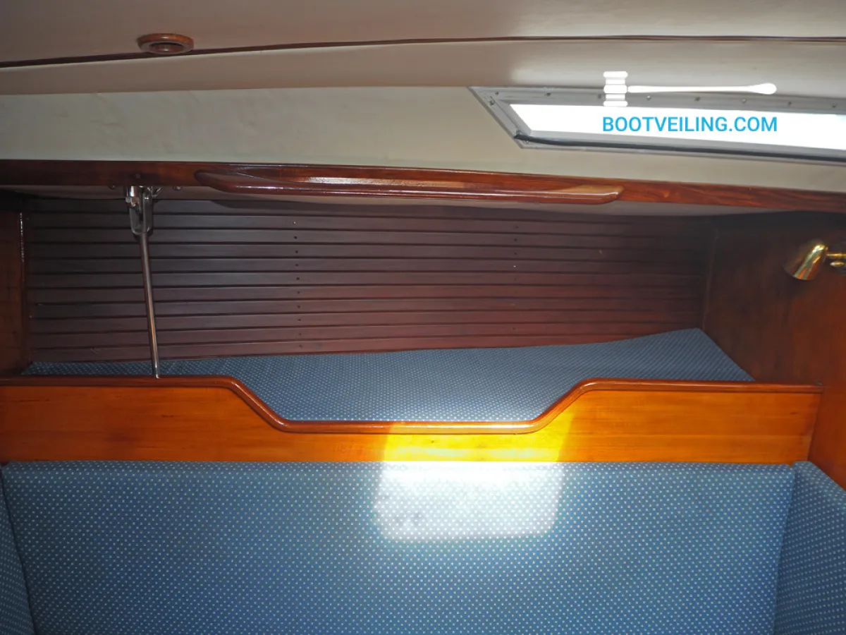 Polyester Sailboat Beneteau First 42