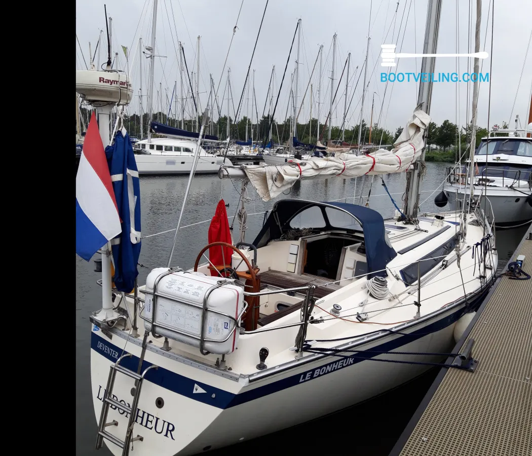 Polyester Sailboat Friendship 35