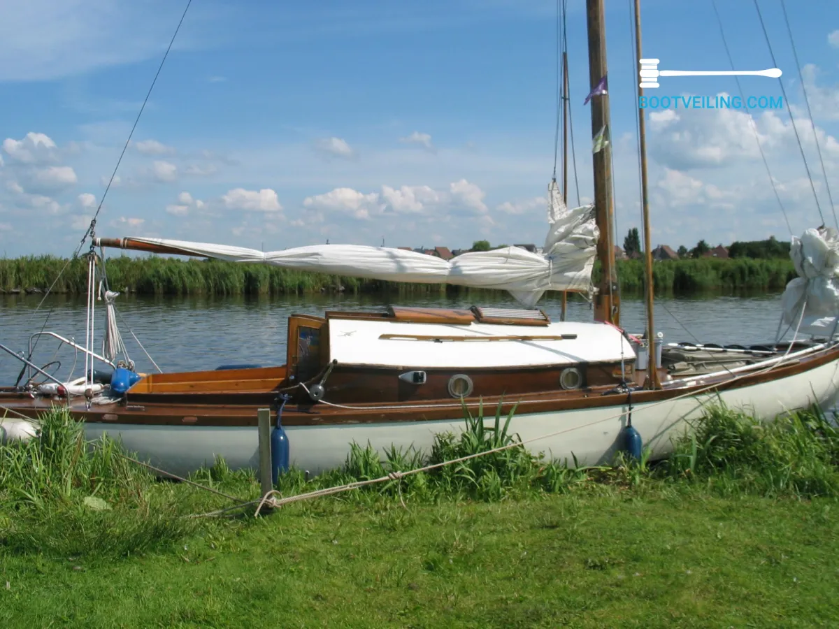 Wood Sailboat Kajuitzeilschip 25