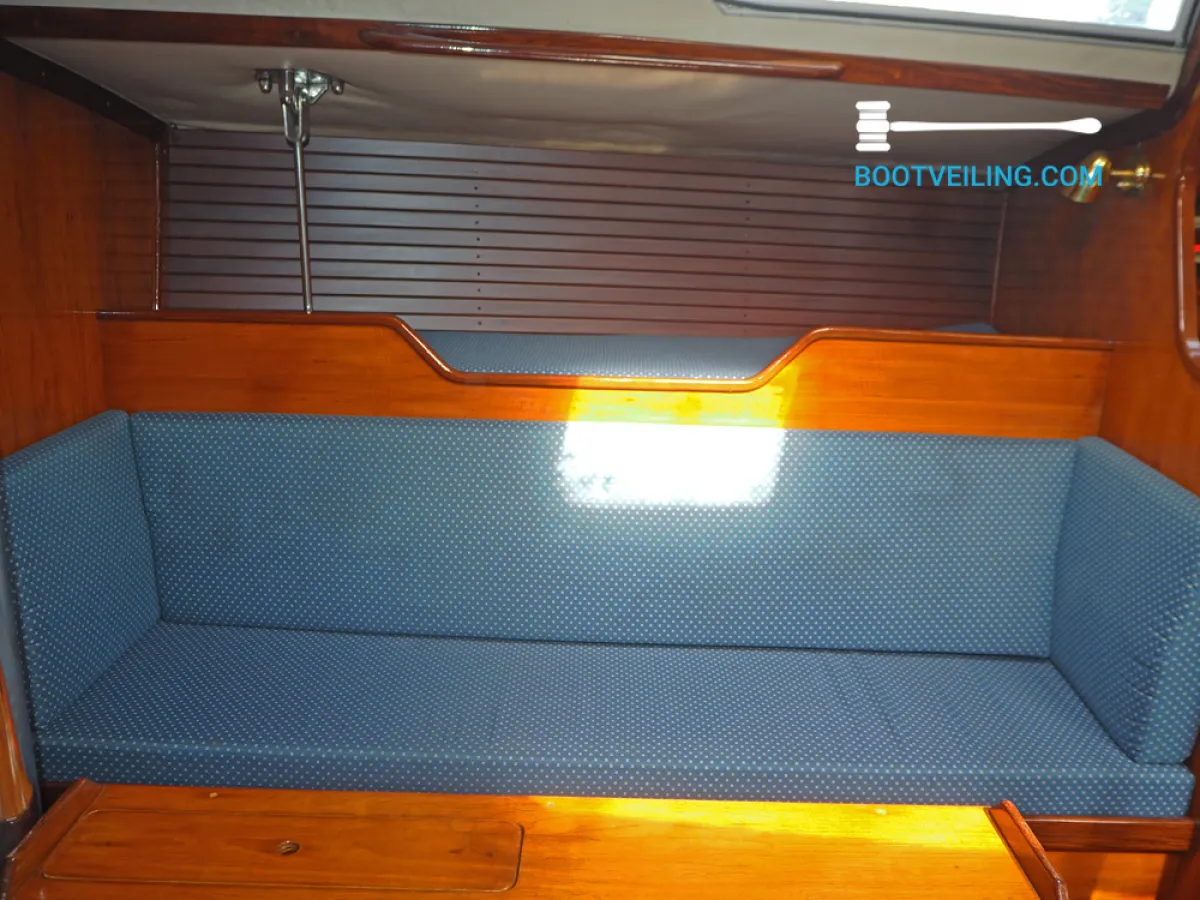 Polyester Sailboat Beneteau First 42