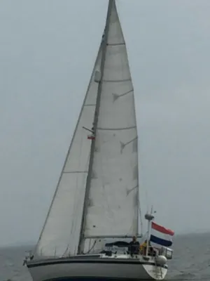 Polyester Sailboat Friendship 35 Photo 28