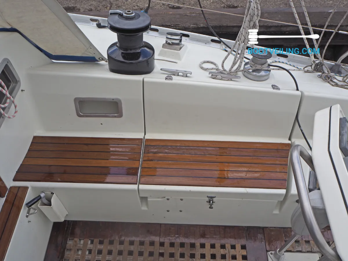 Polyester Sailboat Beneteau First 42