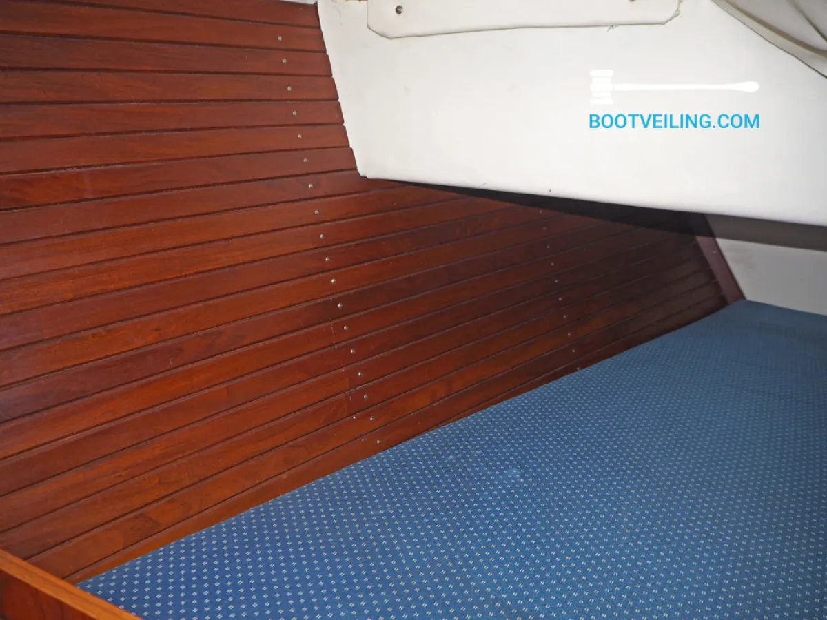 Polyester Sailboat Beneteau First 42