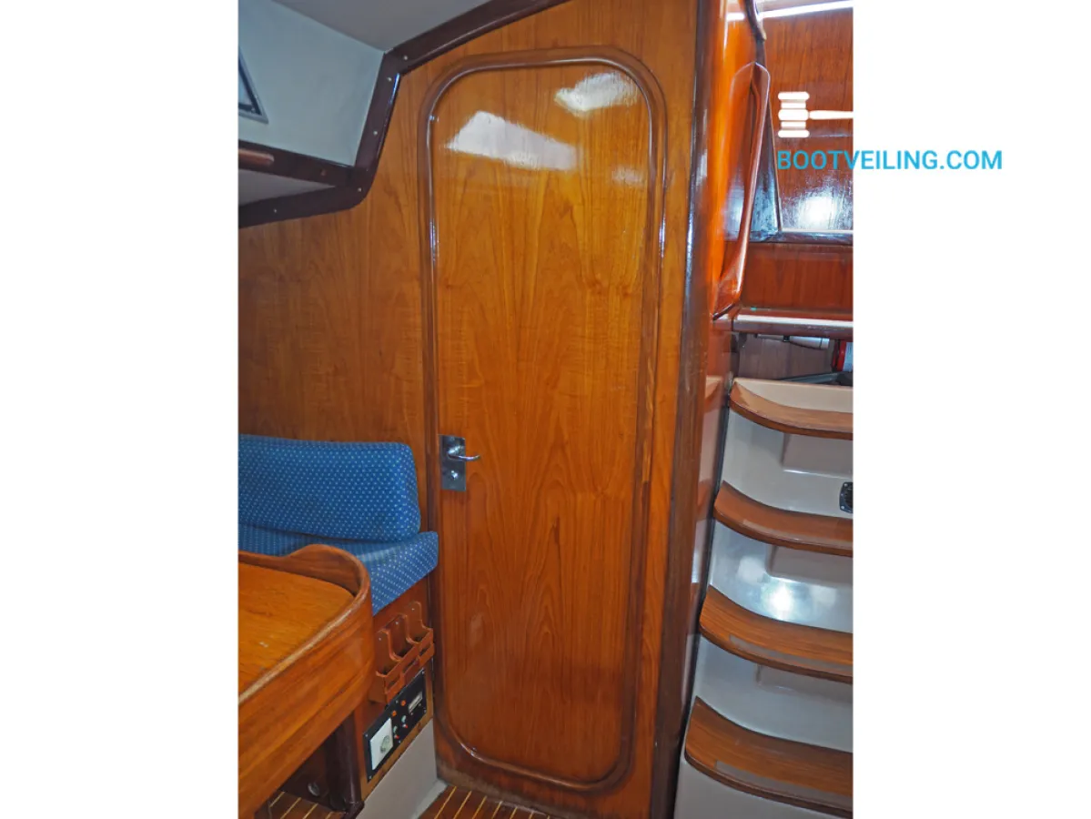 Polyester Sailboat Beneteau First 42