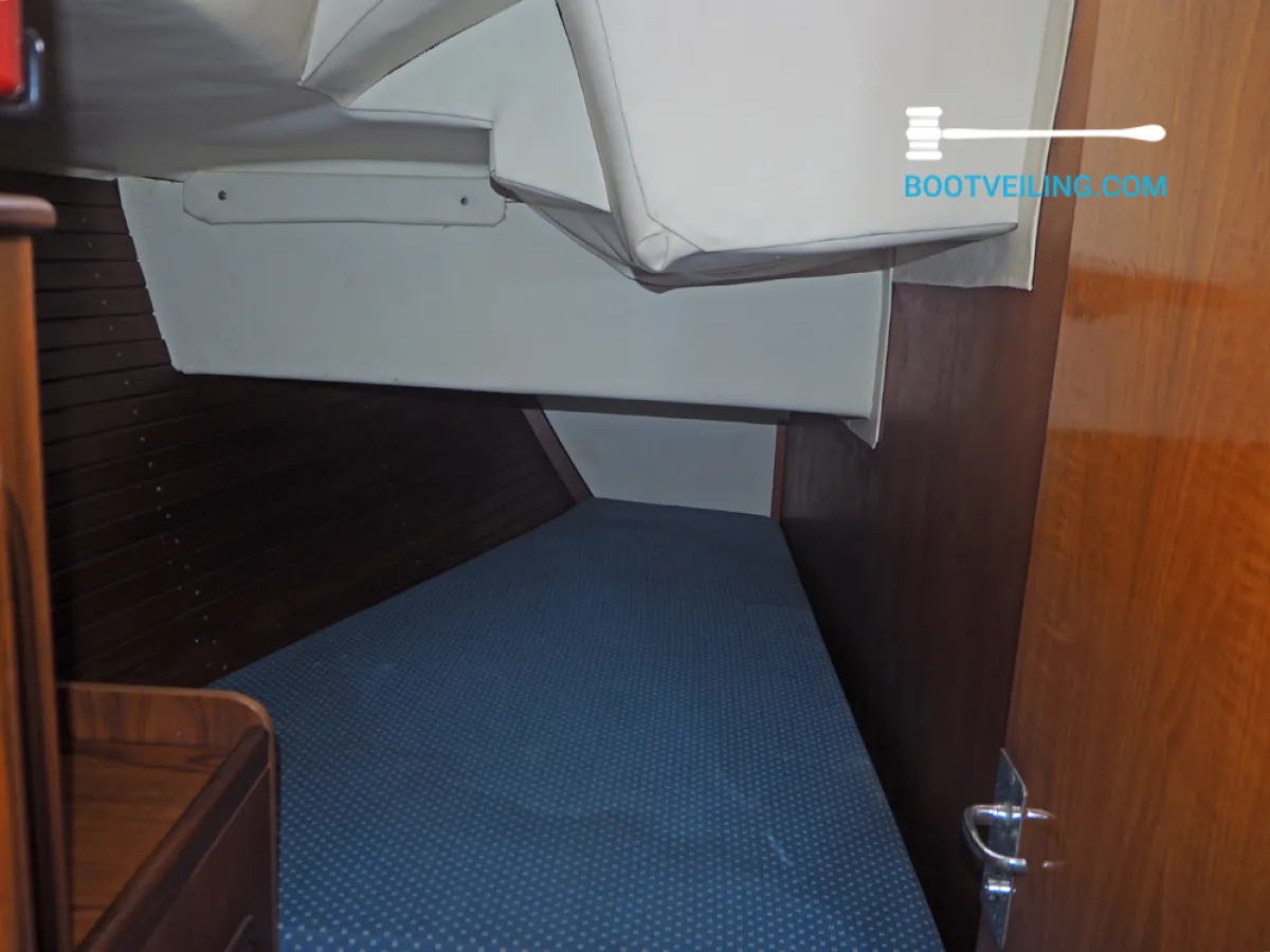 Polyester Sailboat Beneteau First 42