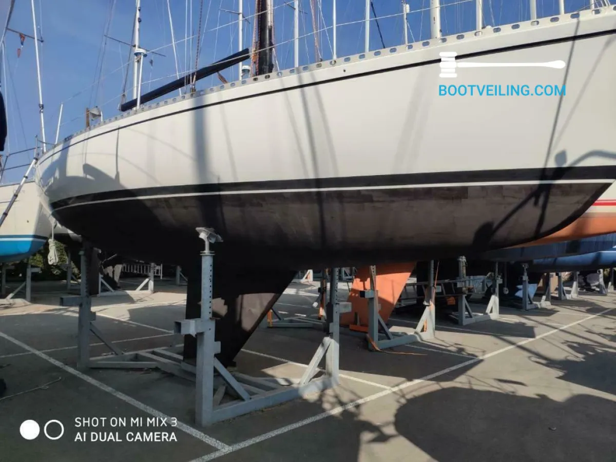 Polyester Sailboat Taylor Cirrus 34