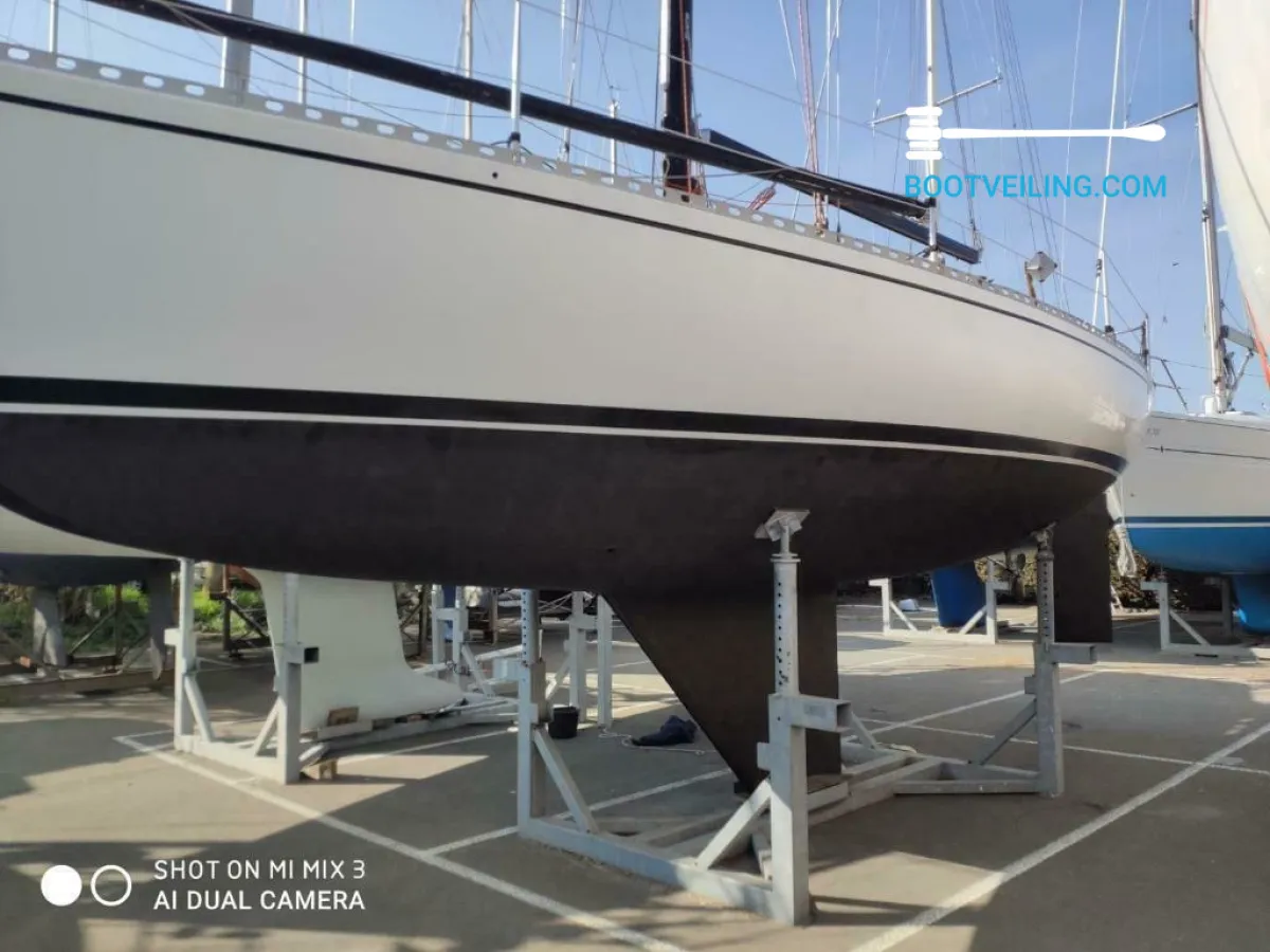 Polyester Sailboat Taylor Cirrus 34