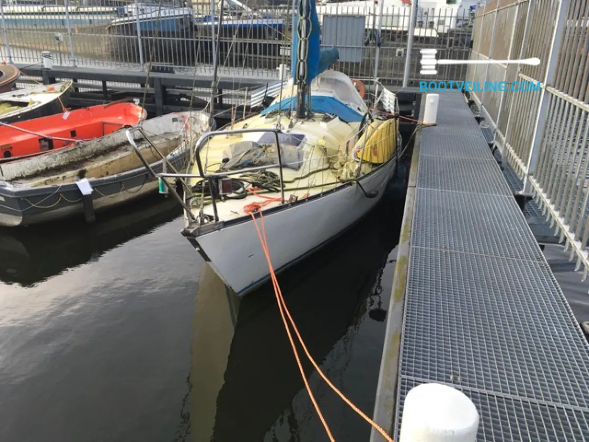 Polyester Sailboat Baltic 33