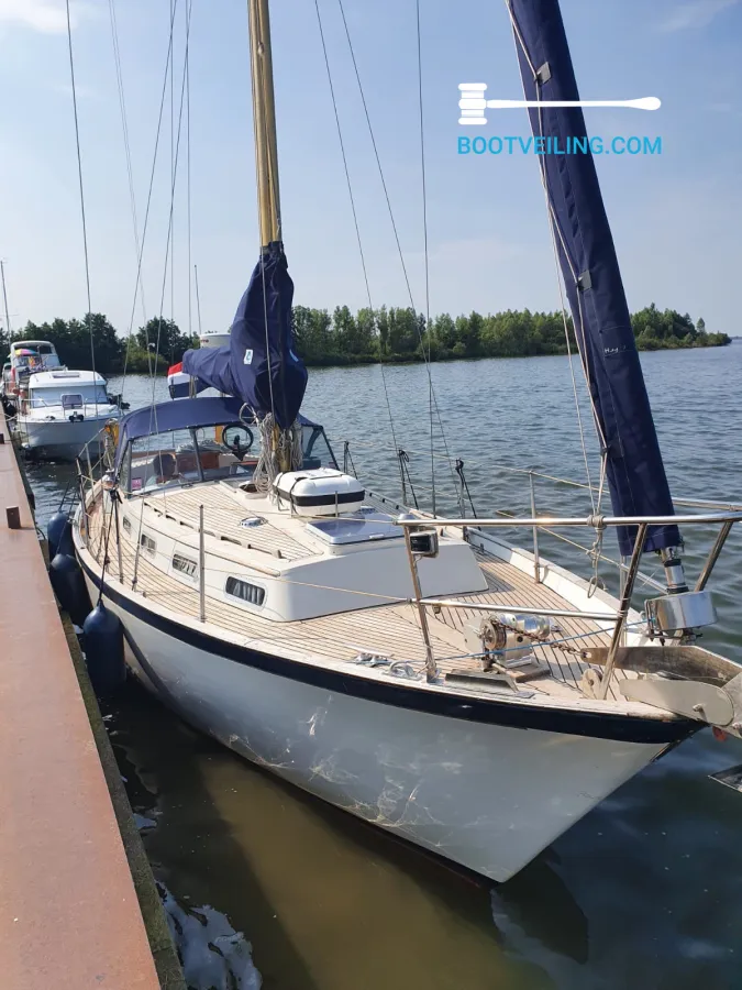 Polyester Sailboat Van de Stadt Trintella III