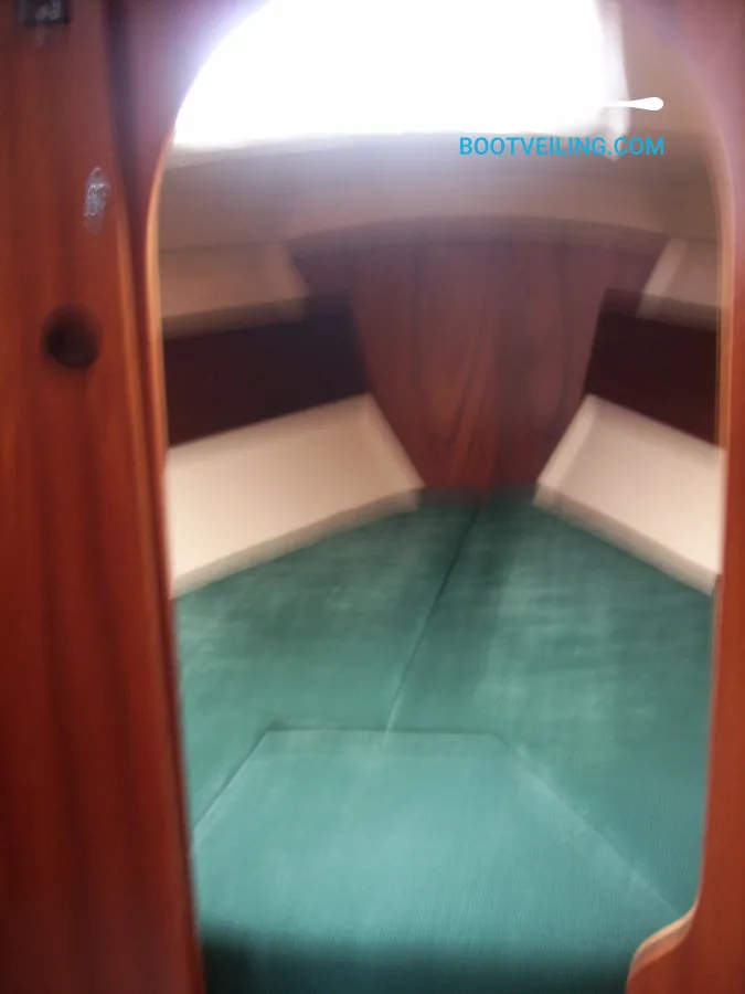 Polyester Sailboat Comet 850