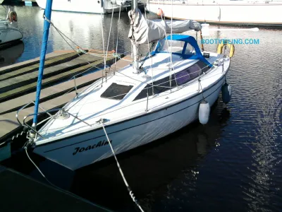 Polyester Sailboat Comet 850 Photo 14