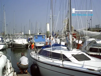 Polyester Sailboat Comet 850 Photo 15