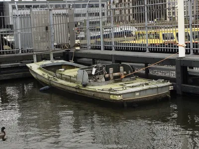 Grachtenboot Legerboot Bridge Erection