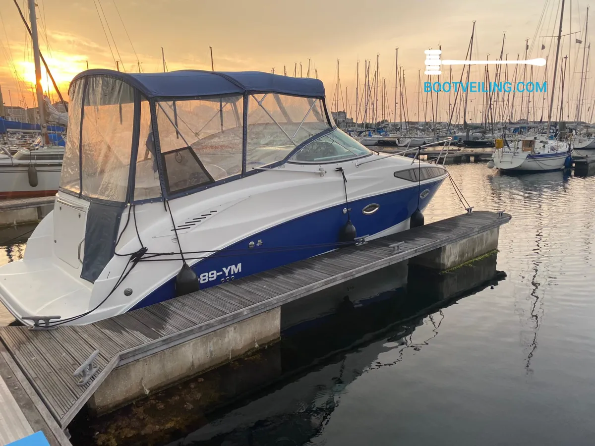 Polyester Speedboat Bayliner 265