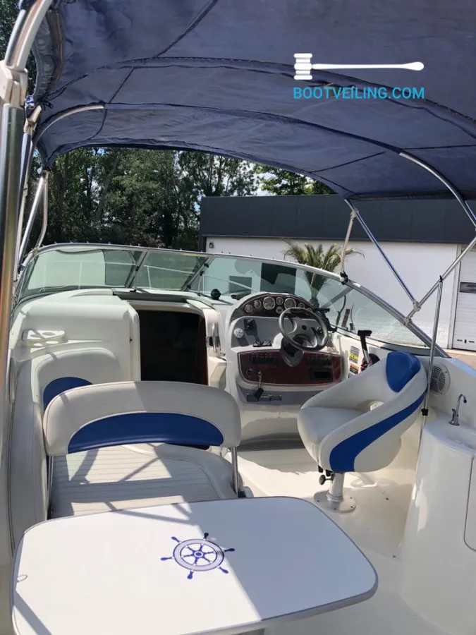 Polyester Speedboat Bayliner 265