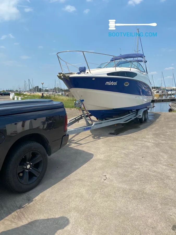 Polyester Speedboat Bayliner 265