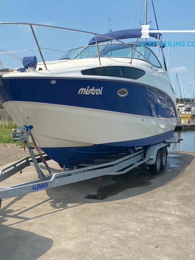 Polyester Speedboat Bayliner 265