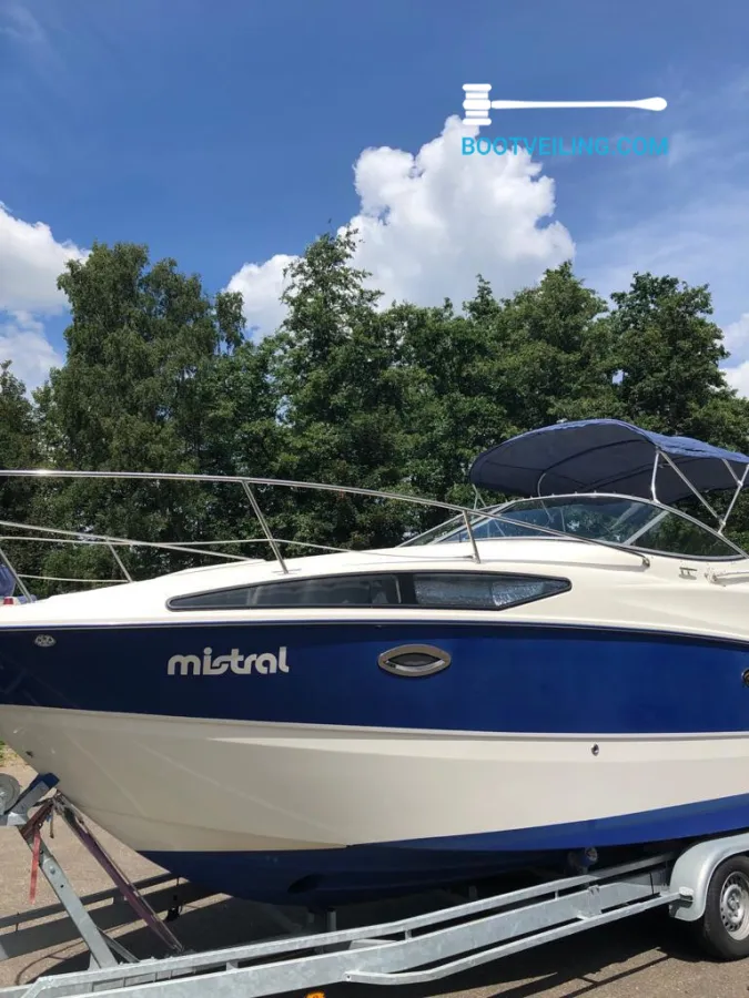 Polyester Speedboat Bayliner 265