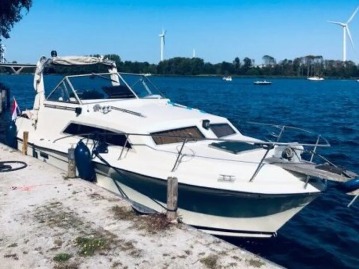 Polyester Motorboat Carver Monterey 26