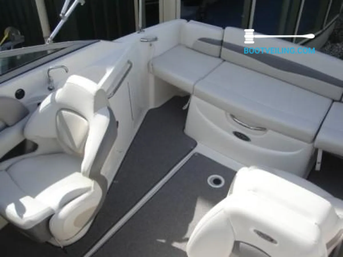 Polyester Speedboat Chaparral Ssi 215