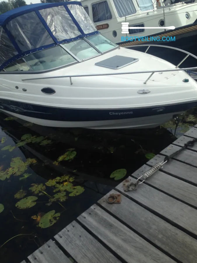 Polyester Speedboat Chaparral Ssi 215