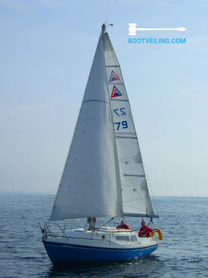 Polyester Sailboat Atlas 25