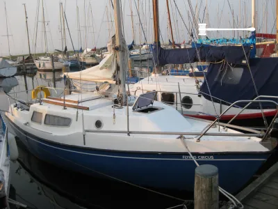 Polyester Sailboat Atlas 25 Photo 2