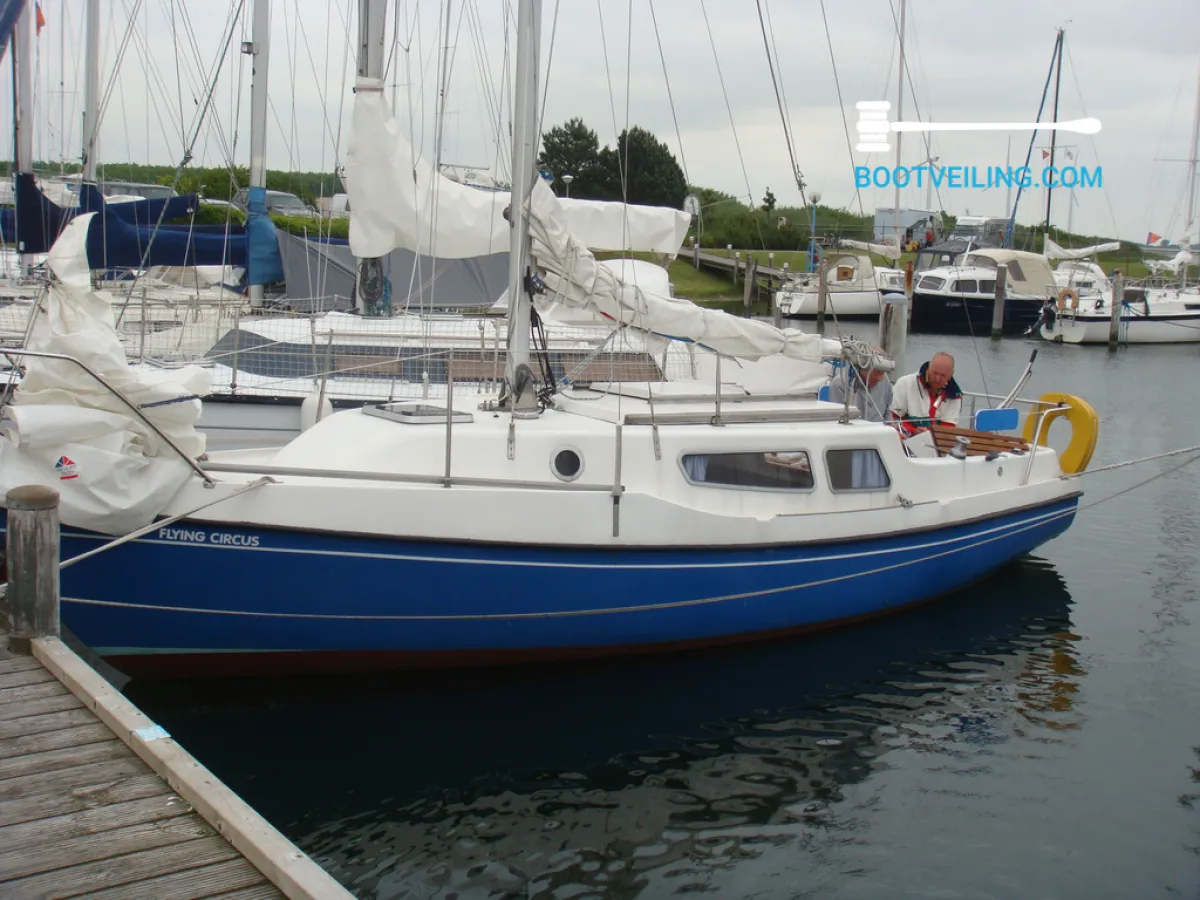 Polyester Sailboat Atlas 25