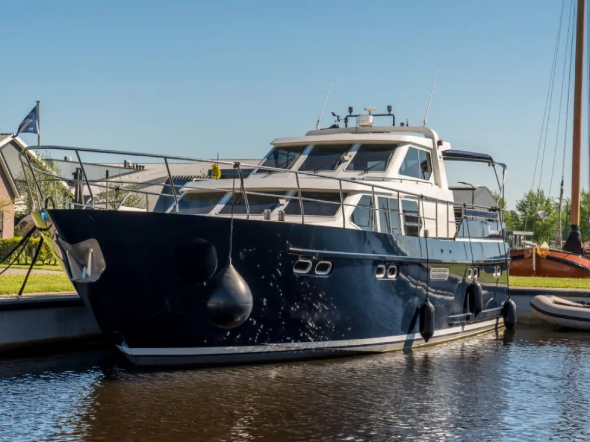 Steel Motorboat Pacific Allure 155