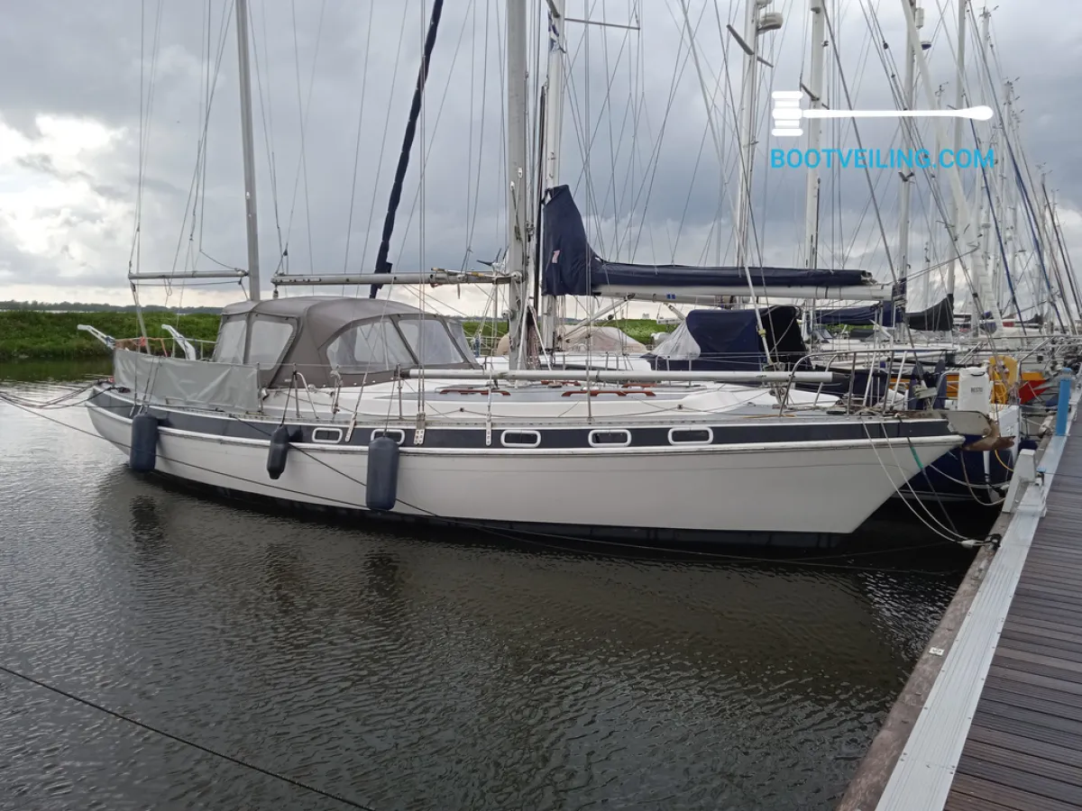 Polyester Sailboat Morgan Ketch 416