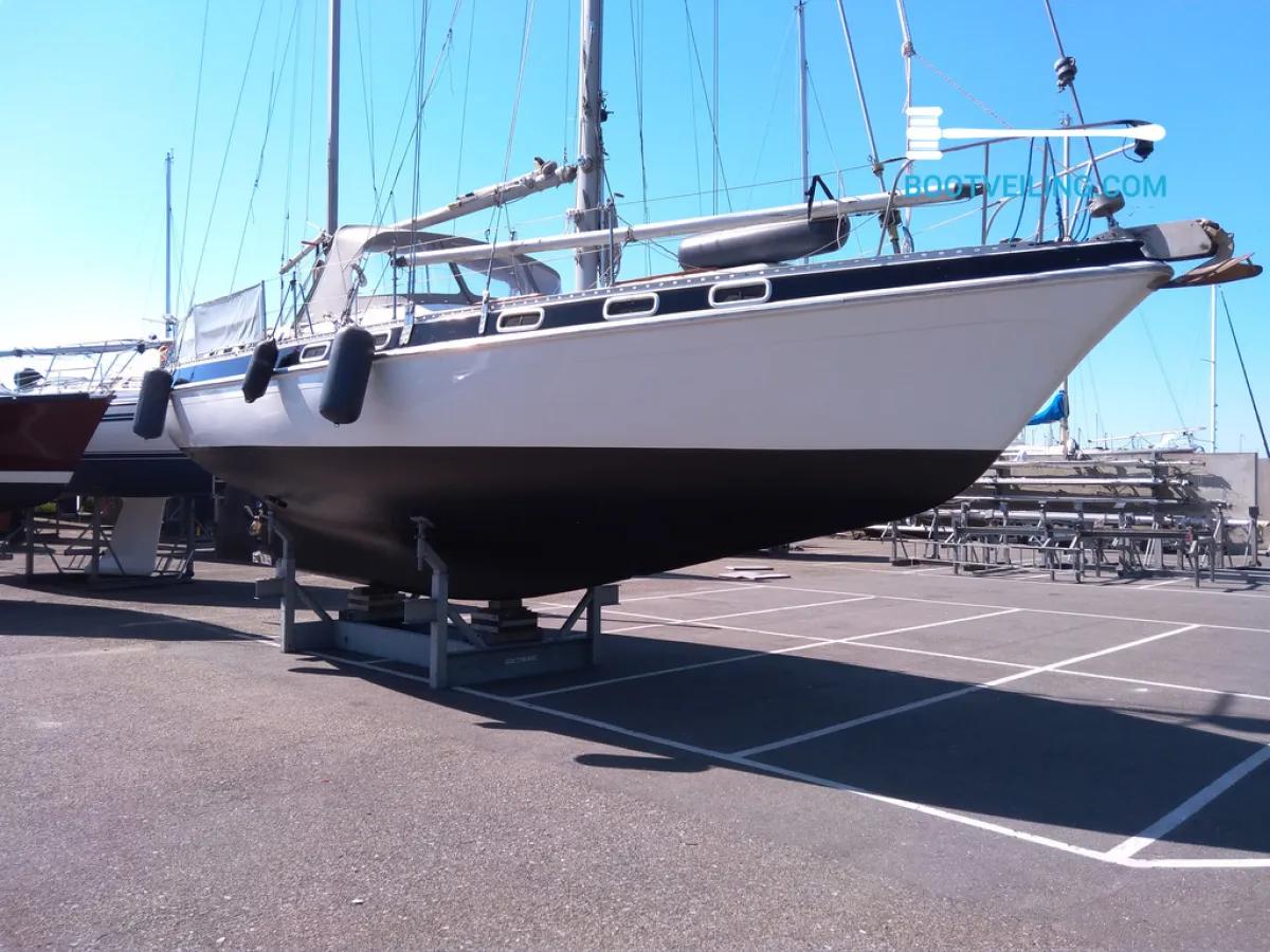 Polyester Sailboat Morgan Ketch 416