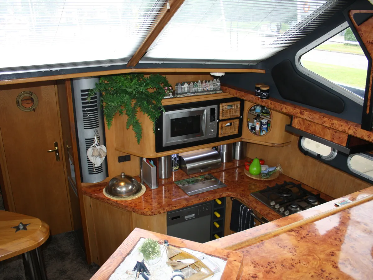 Steel Motorboat Pacific Allure 155