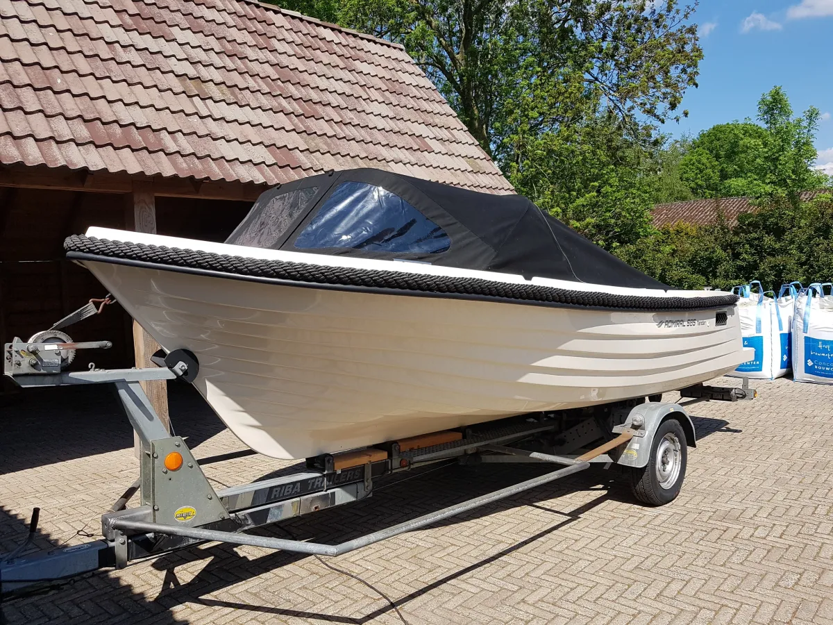 Polyester Sloop Admiral 585 Tender