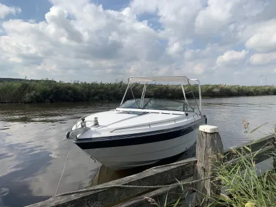 Polyester Speedboat Chaparral 2350 Photo 1