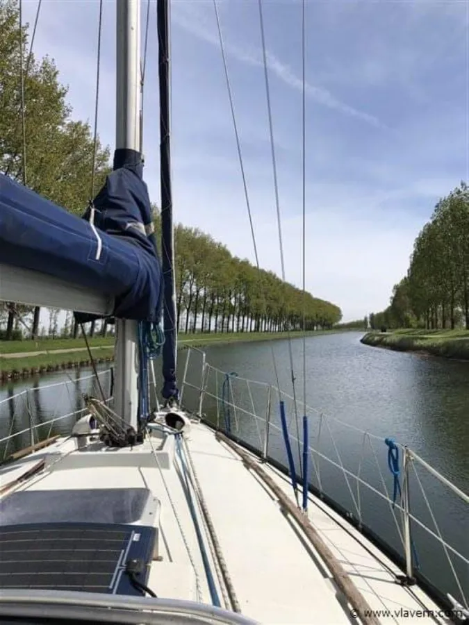 Polyester Sailboat Dufour 29