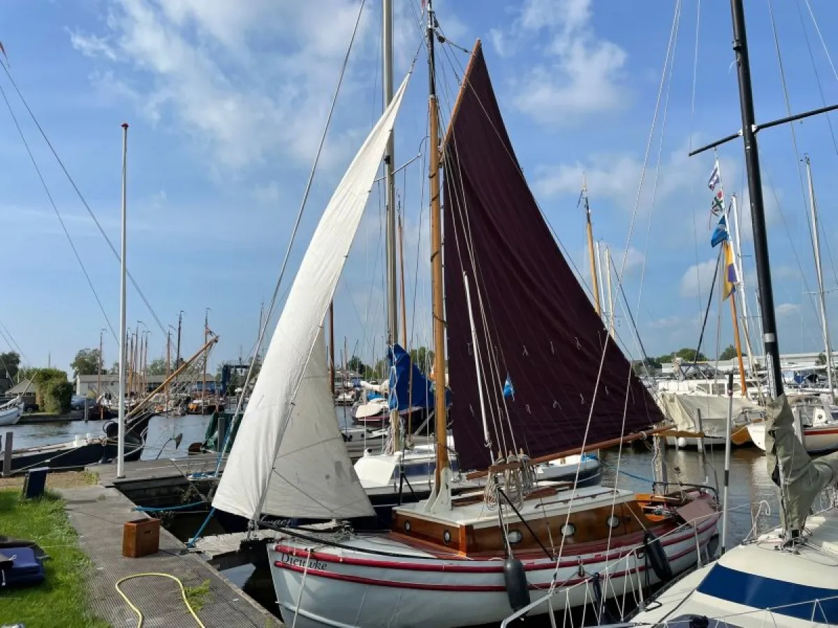 Steel Sailboat Sailing sloop 900