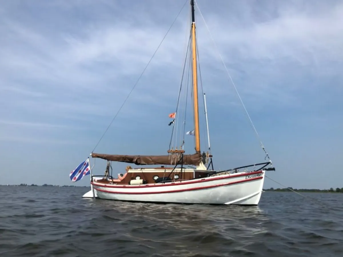 Steel Sailboat Sailing sloop 900